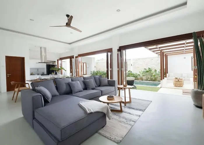 Villa 4br Family In Seminyak